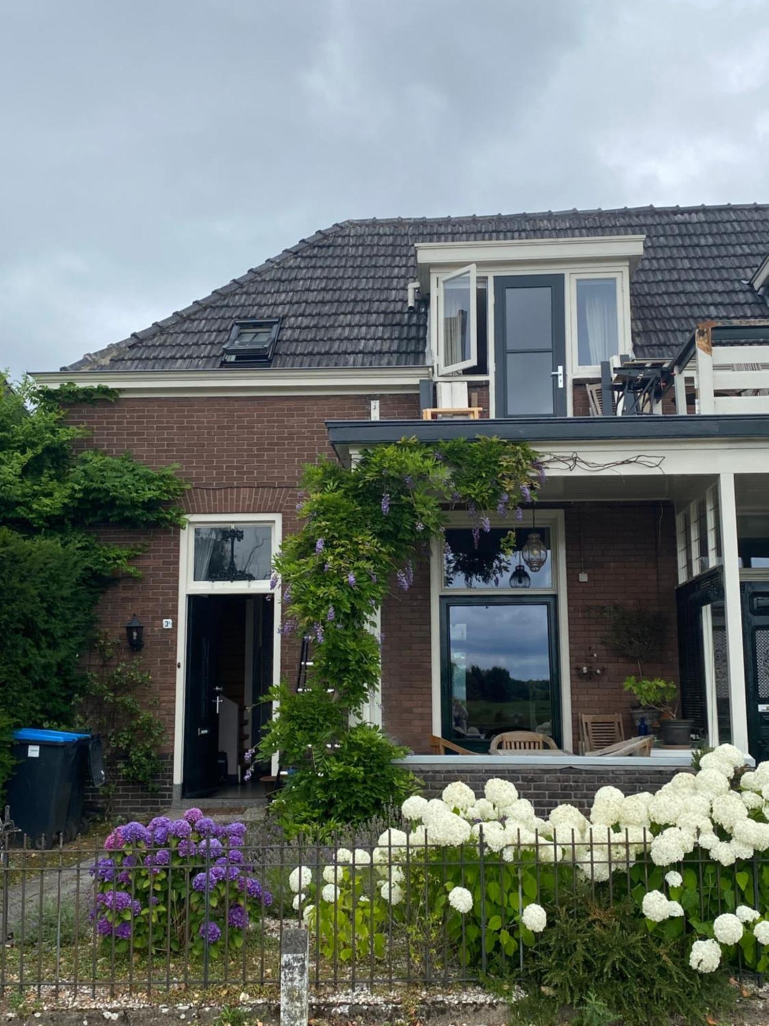 Huis Met De Leeuwenkoppen Dieren Exterior foto